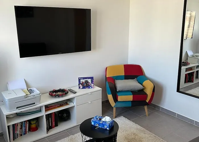 Appartement T3 Proches Arenes
